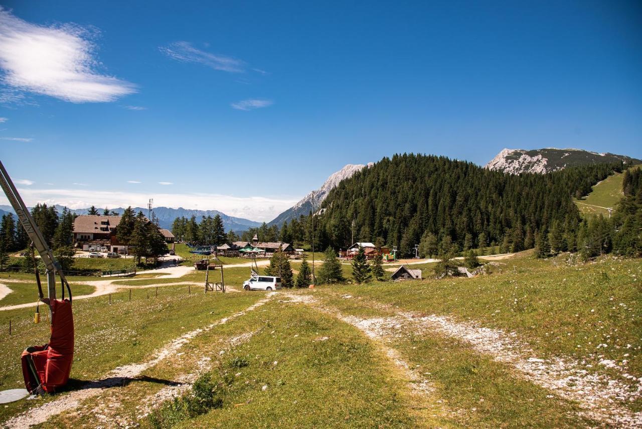 Apartments Zvoh, Krvavec, Ski-In, Ski-Out Cerklje na Gorenjskem Ngoại thất bức ảnh